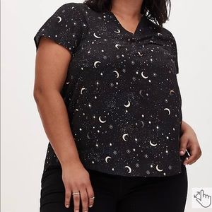 TORRID BLACK COSMOS GEORGETTE HI-LO BLOUSE